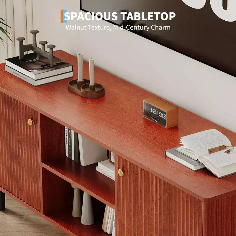 Meuble TV 55 pouces pour téléviseurs jusqu'à 65 pouces, console média cannelée avec 2 portes et étagère réglable à fermeture douce