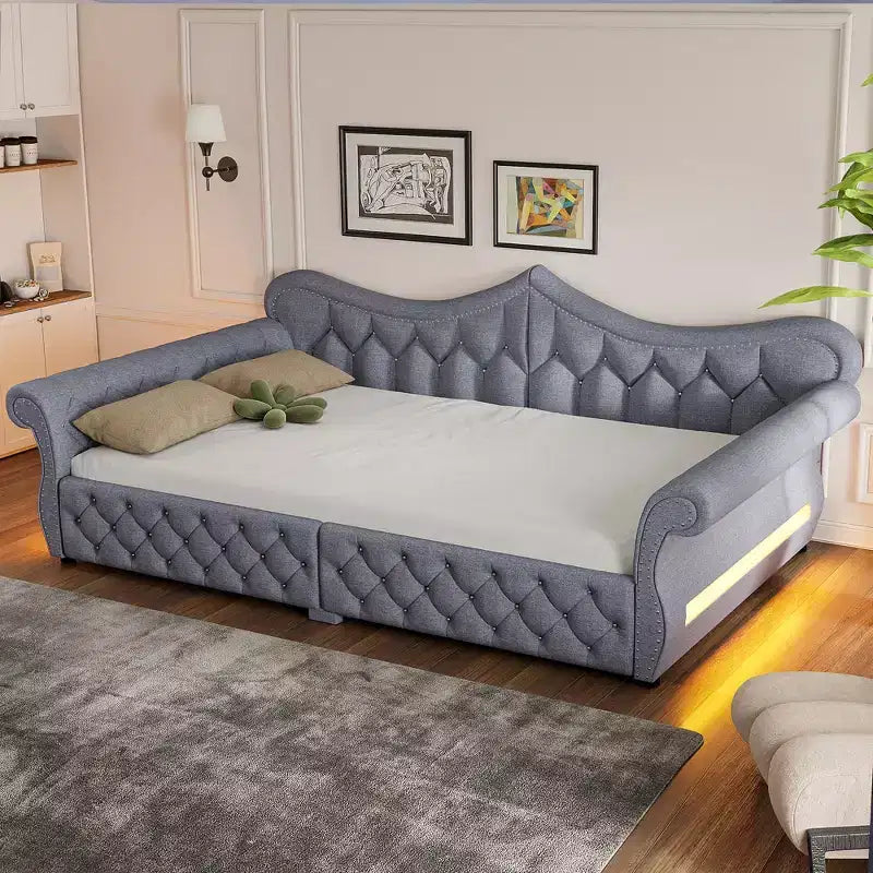 Lit de repos rembourré ModernLuxe Queen Size avec éclairage LED, garniture cloutée et dossier en lin touffeté