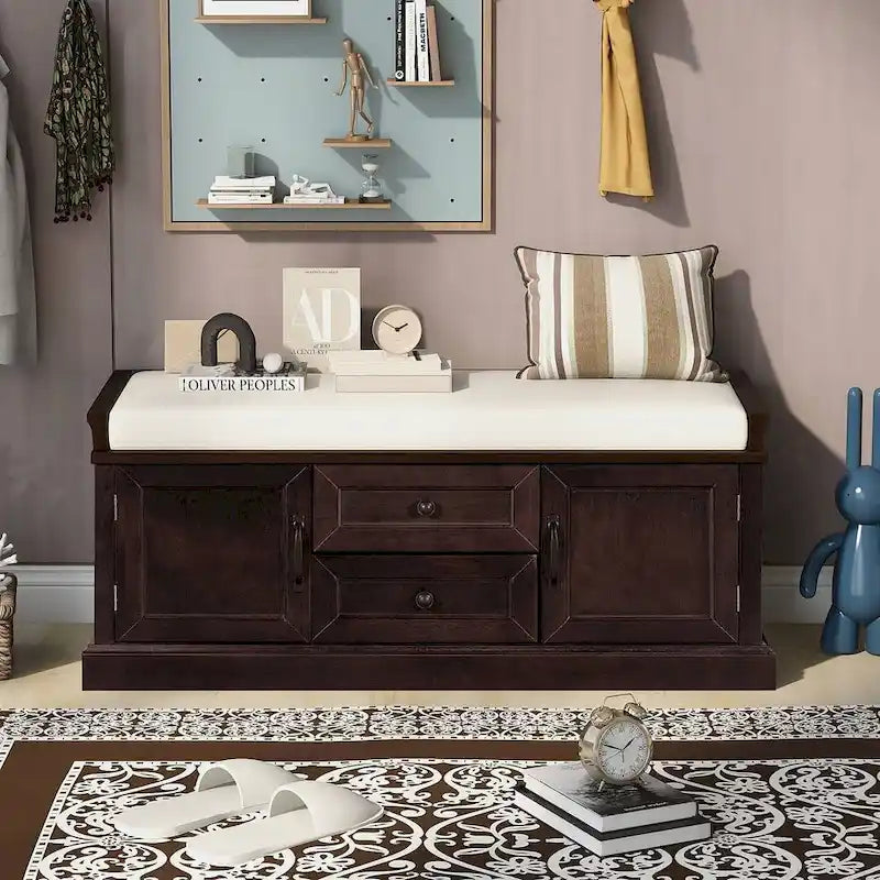 Banc de rangement capitonné de style campagnard avec 2 tiroirs et 2 placards