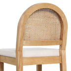 Tabouret de bar à hauteur de comptoir Nathan James Bailey avec dossier incurvé, bois de chêne naturel, rotin, bouclette crème : Rembourré, capacité de 136 kg