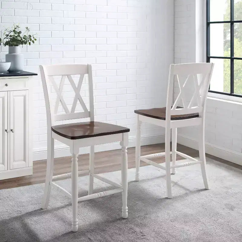 Lot de 2 tabourets de bar hauteur comptoir Shelby, blanc vieilli - Crosley : Structure en hévéa, sans revêtement, design traditionnel