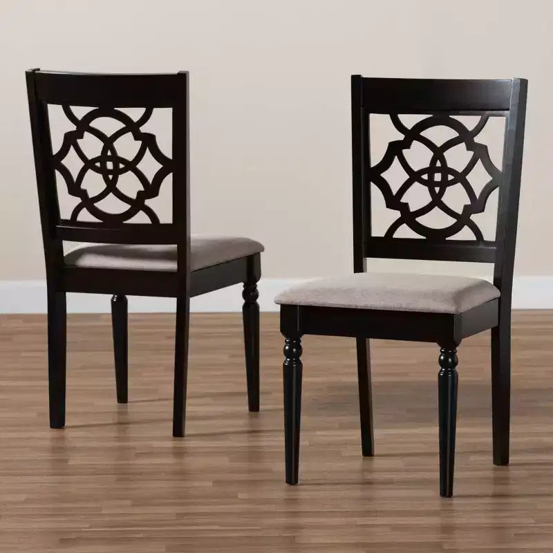 Lot de 2 chaises de salle à manger en tissu Renaud avec dossier ajouré – Baxton Studio : Bois de chêne, Rembourrage en mousse