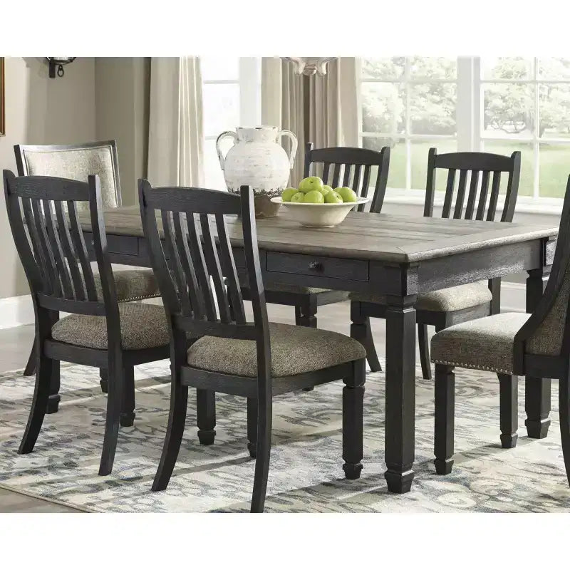 Table de salle à manger rectangulaire Tyler Creek Marron/Noir - Signature Design by Ashley