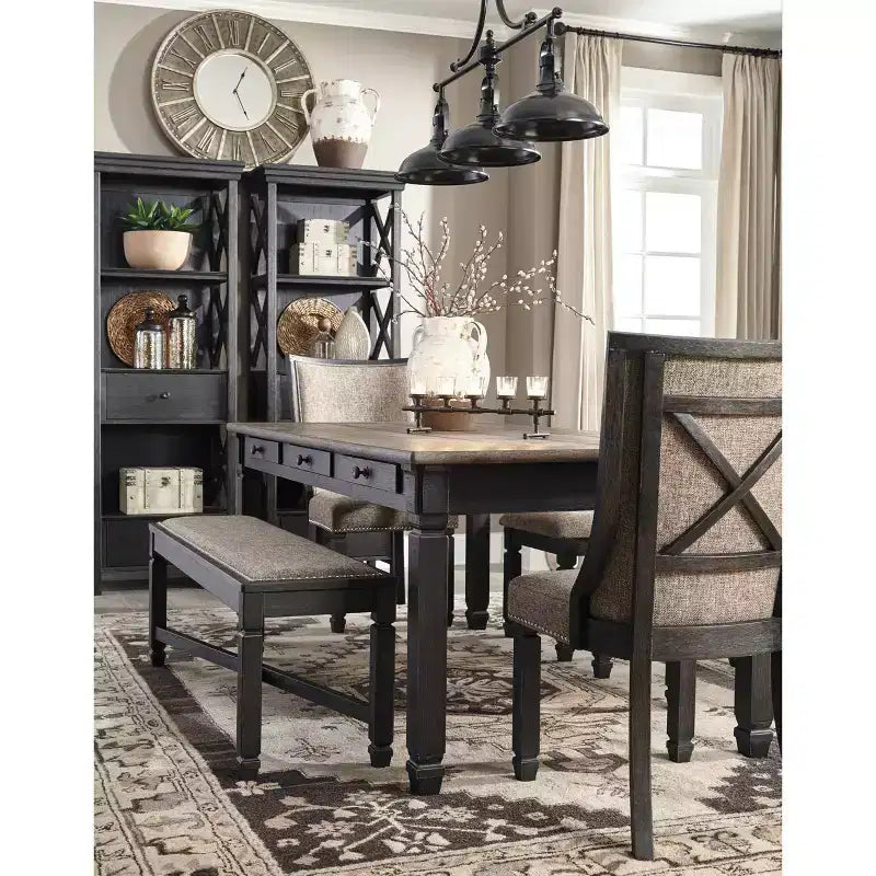 Table de salle à manger rectangulaire Tyler Creek Marron/Noir - Signature Design by Ashley