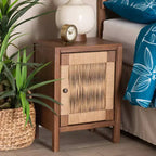 bali &amp; pari Table de chevet Holitz en bois de bayur, Noyer brun/Marron clair : 21,7 po de hauteur, Aucun assemblage requis