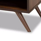 Table de chevet Naoki bicolore en bois à 1 tiroir gris/noyer - Baxton Studio : Rangement à côté du lit, pieds évasés, design rétro