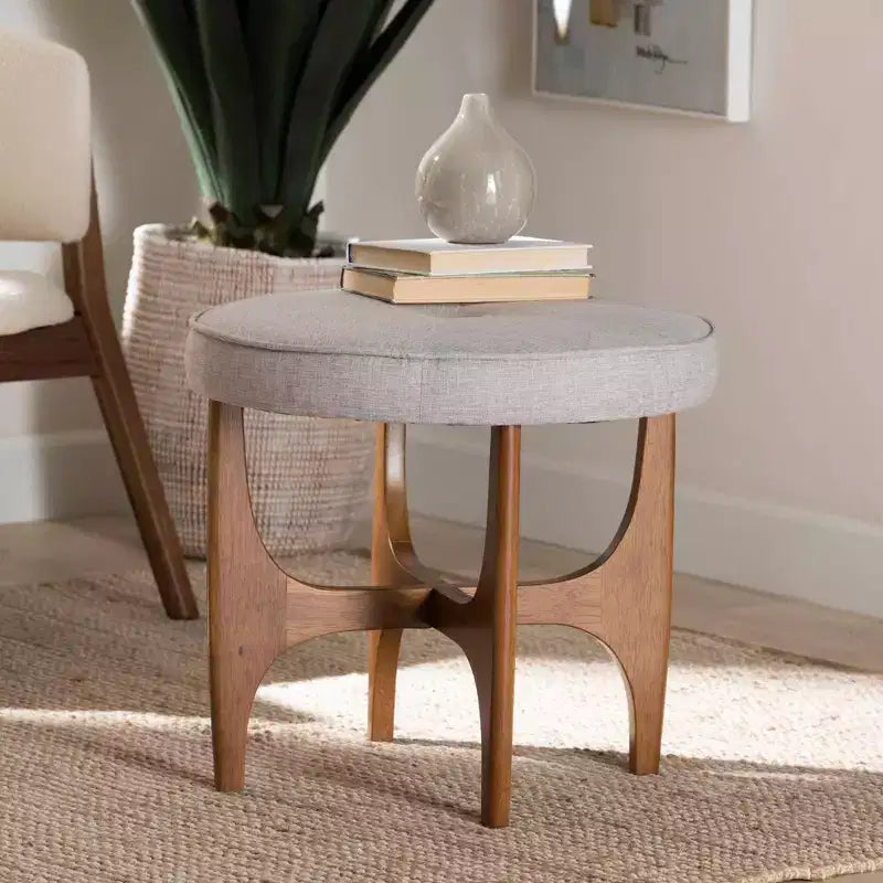 Repose-pieds ottoman Theo en tissu et bois beige grisâtre/brun noyer – Baxton Studio