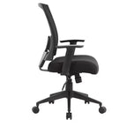 Chaise de bureau Boss Office Products dossier en maille noire : Ergonomique, accoudoirs réglables, pivotante, piètement nylon