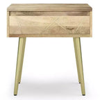 Table d'appoint Bissell Naturel - WyndenHall : Bois de manguier, incrustation de laiton, design moderne du milieu du siècle