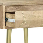 Table d'appoint Bissell Naturel - WyndenHall : Bois de manguier, incrustation de laiton, design moderne du milieu du siècle