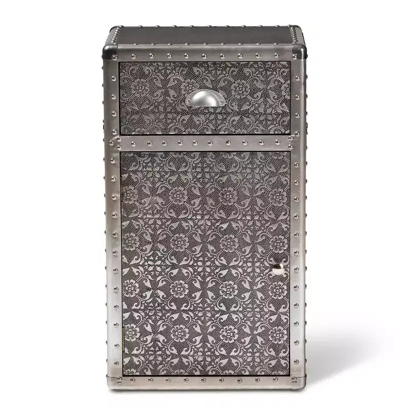 Meuble d'appoint Cosette en métal et accents floraux, argenté - Baxton Studio : Coffre de rangement universel, 28" de haut