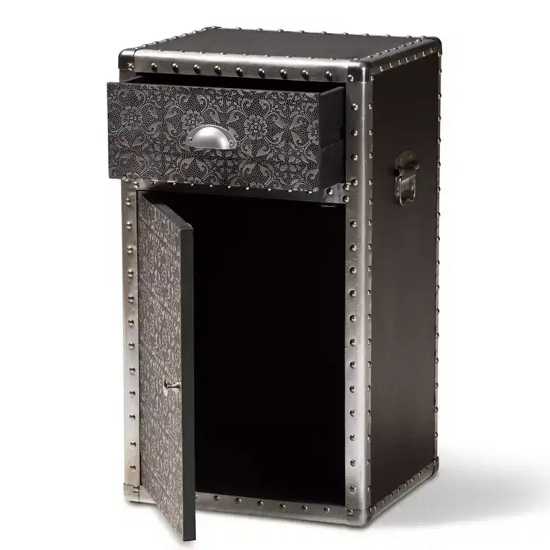 Meuble d'appoint Cosette en métal et accents floraux, argenté - Baxton Studio : Coffre de rangement universel, 28" de haut