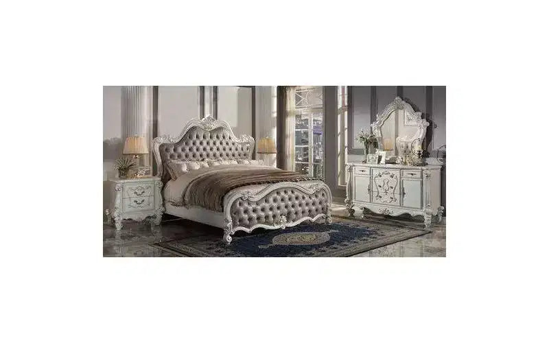 Lit King californien 99 po Versailles II avec bordure cloutée et tête de lit capitonnée - Acme Furniture
