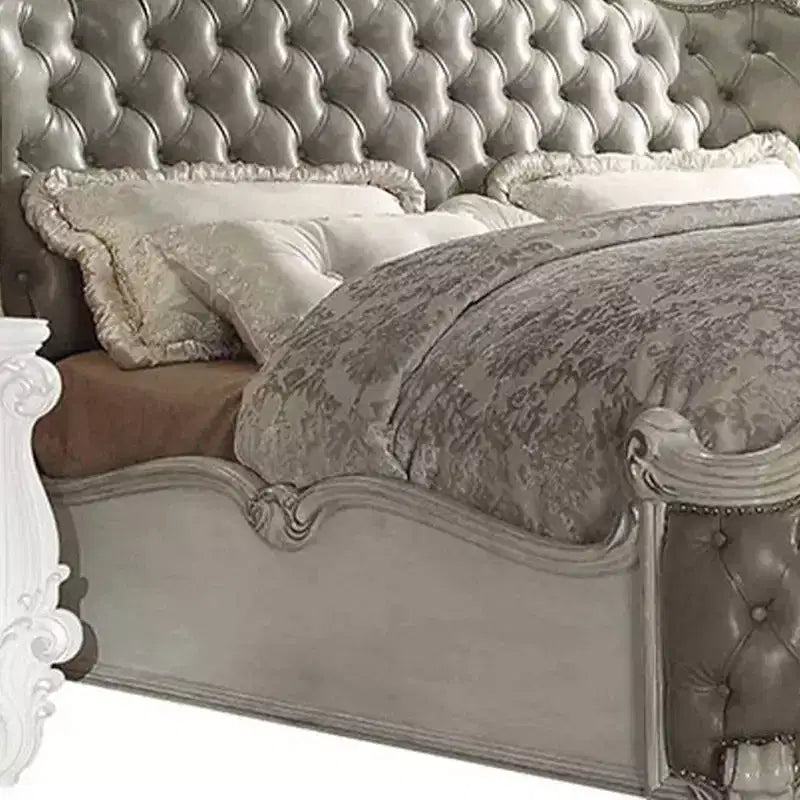 Lit Queen Size 95" Versailles en cuir synthétique gris vintage et finition blanc cassé - Acme Furniture