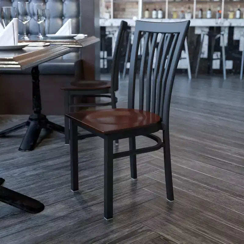 Chaise de restaurant en métal noir Flash Furniture avec dossier School House