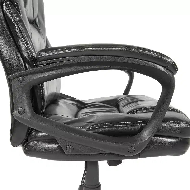 Fauteuil de bureau en similicuir avec accoudoirs rembourrés - OSP Home Furnishings