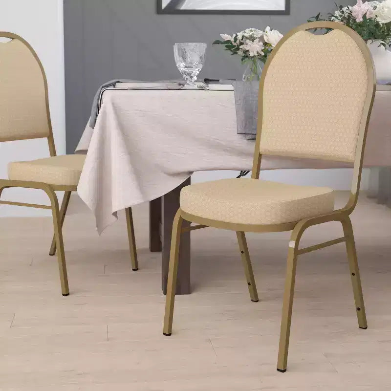 Chaise de banquet empilable à dossier en dôme de la série HERCULES de Flash Furniture