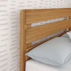 Lit Queen de Ferme Plank+Beam avec Tête de Lit à Lattes, Lit Plateforme en Bois Massif