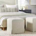 Pouf cube déhoussable Lynwood - Threshold conçu avec Studio McGee