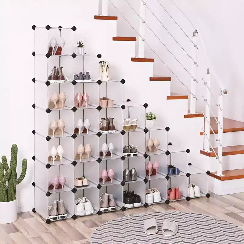 SONGMICS Meuble à chaussures – Organiseur de rangement de chaussures en plastique transparent à 28 compartiments peu encombrant
